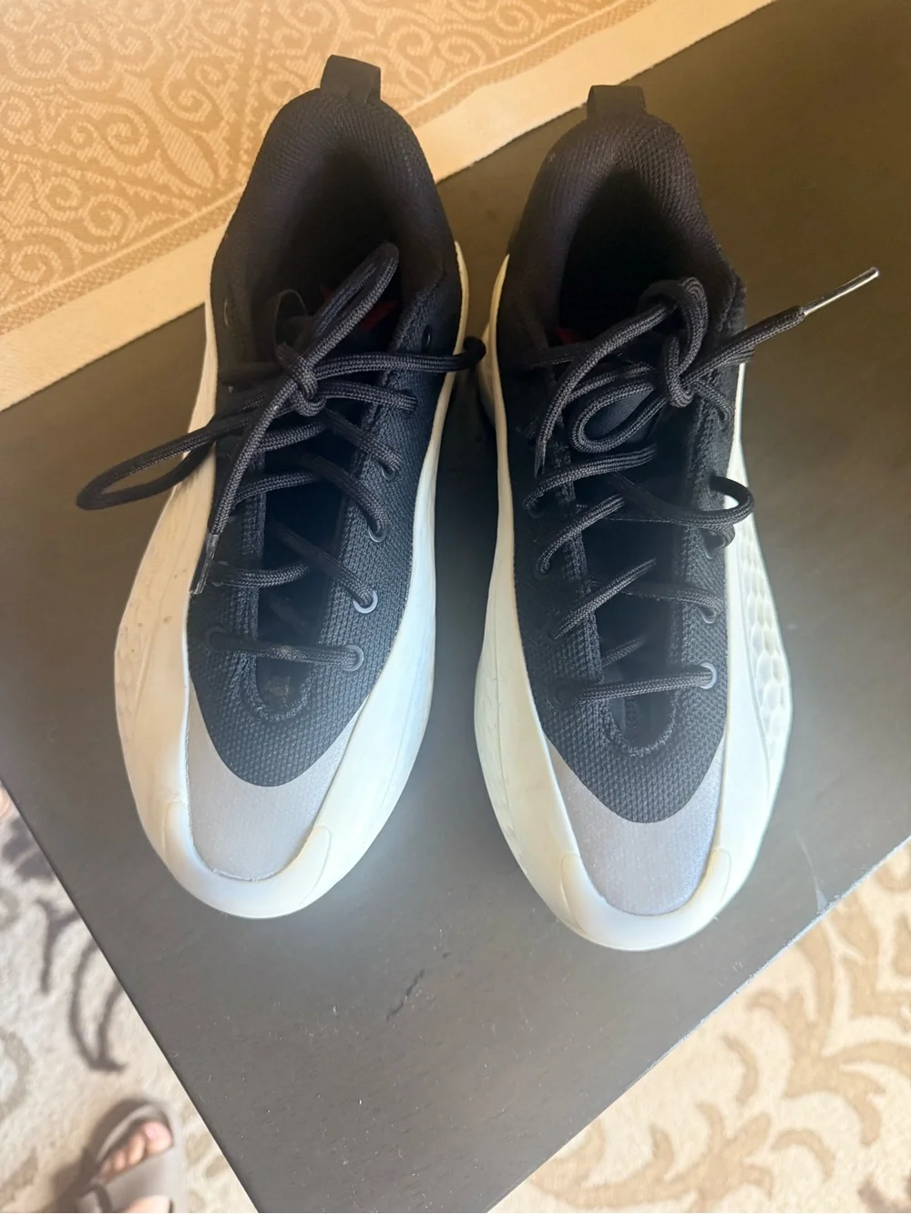 Adidas Basketball Shoes - youth 6